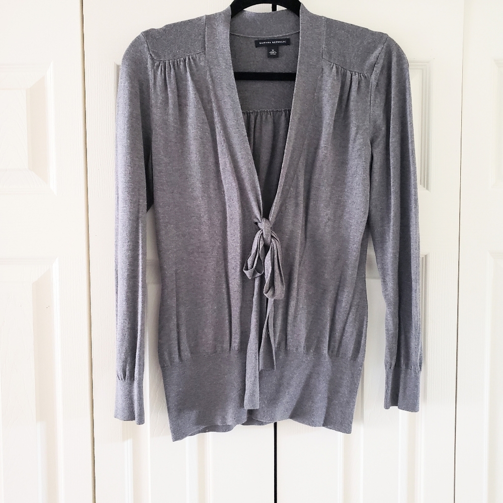 Banana Republic Light Grey Wool V Neck Sweater Medium